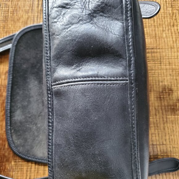 Vintage 90's Coach 9951 Legacy Patricia Saddle Bag in Black Glove Tanned Leather - Picture 2 of 10
